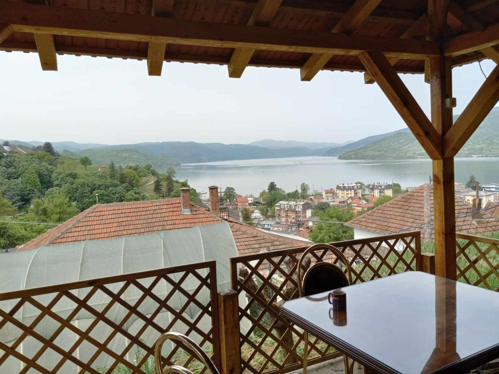 Apartman Sani Donji Milanovac Exterior foto